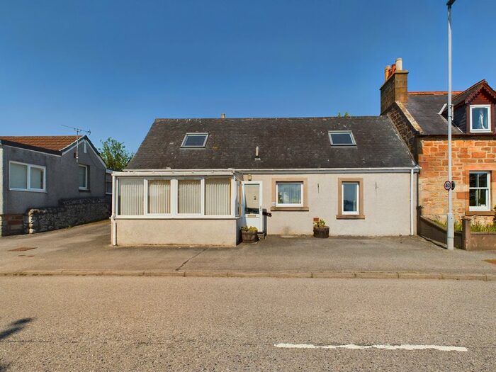 4 Bedroom Semi-Detached House For Sale In Saltburn, Invergordon, IV18