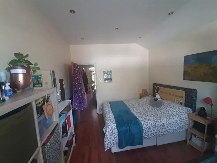 1 Bedroom Flat To Rent In Morden Road, Wimbledon, SW19