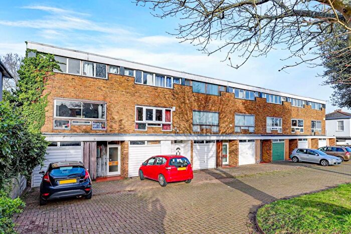 4 Bedroom Property For Sale In Border Road, Sydenham, SE26