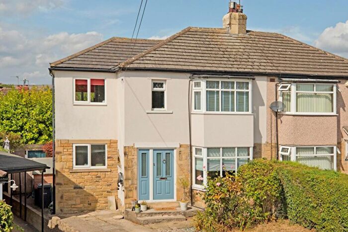 4 Bedroom Semi-Detached House For Sale In Oxford Avenue, Guiseley, Leeds, LS20