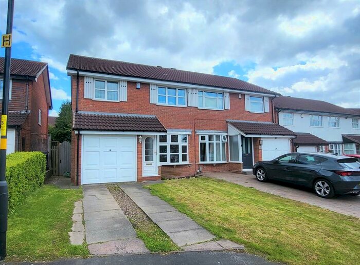 3 Bedroom Semi-Detached House To Rent In Homewood Close, Sutton Coldfield, B76