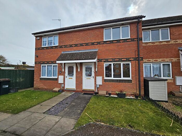 2 Bedroom End Of Terrace House To Rent In Villiers Close, Luton, LU4
