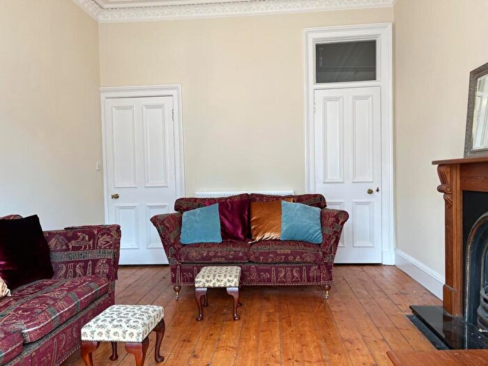 2 Bedroom Flat To Rent In Comely Bank Street, Edinburgh, EH4