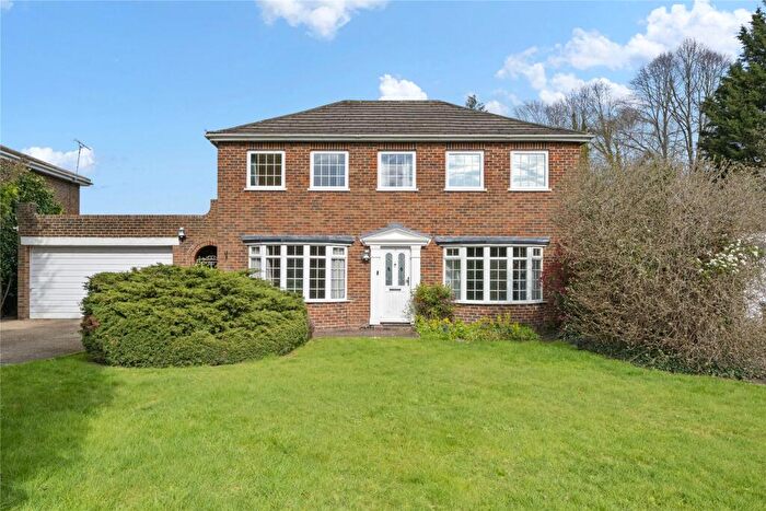 4 Bedroom Detached House To Rent In Hawkhurst, Cobham, Surrey, KT11