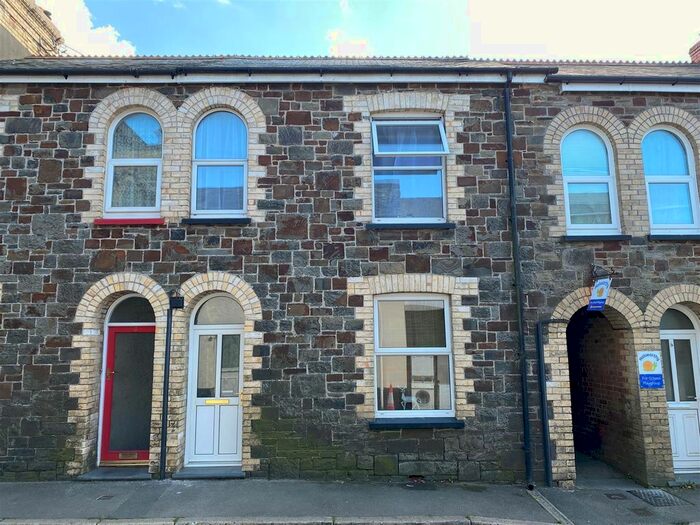 1 Bedroom Flat To Rent In Penrose Terrace, Bodmin Street, Holsworthy, EX22