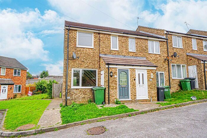2 Bedroom End Of Terrace House For Sale In Drapers Way, St. Leonards-On-Sea, TN38