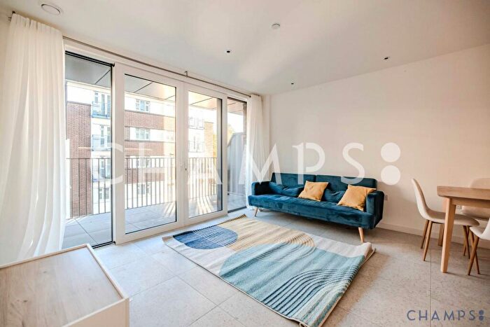 2 Bedroom Flat To Rent In Georgette Apartments, E1