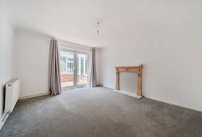 2 Bedroom Semi-Detached House For Sale In Green Way, Tunbridge Wells, Kent, TN2