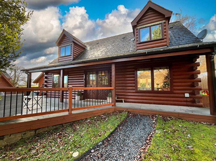 4 Bedroom Detached House For Sale In Oakmead Road, Llanharan, CF72