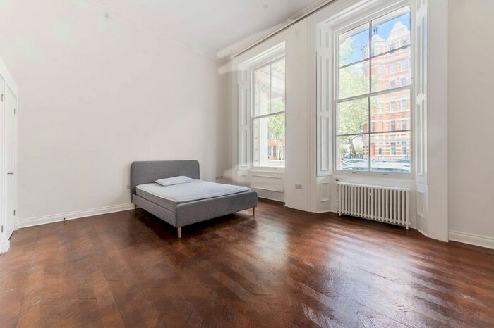 Studio For Sale In Queens Gate, South Kensington, London, SW7