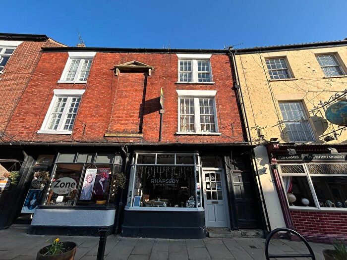 1 Bedroom Flat To Rent In Bed Second Floor Flat, High Street, Bridlington, YO16