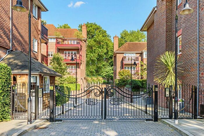 5 Bedroom Flat For Sale In Hammers Lane, Mill Hill, NW7