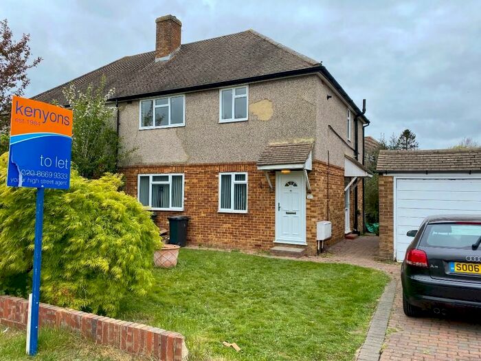 2 Bedroom Maisonette To Rent In Waddington Avenue, Coulsdon, Surrey, CR5