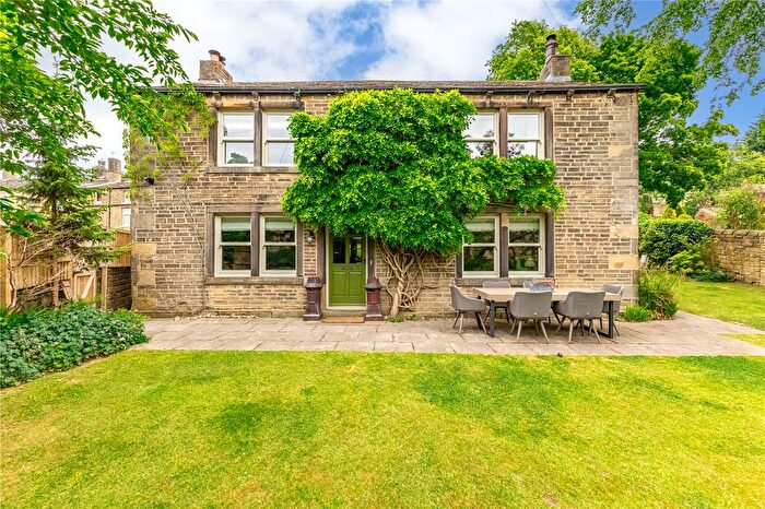 4 Bedroom Detached House For Sale In Moor Lane, Netherton, Huddersfield, HD4