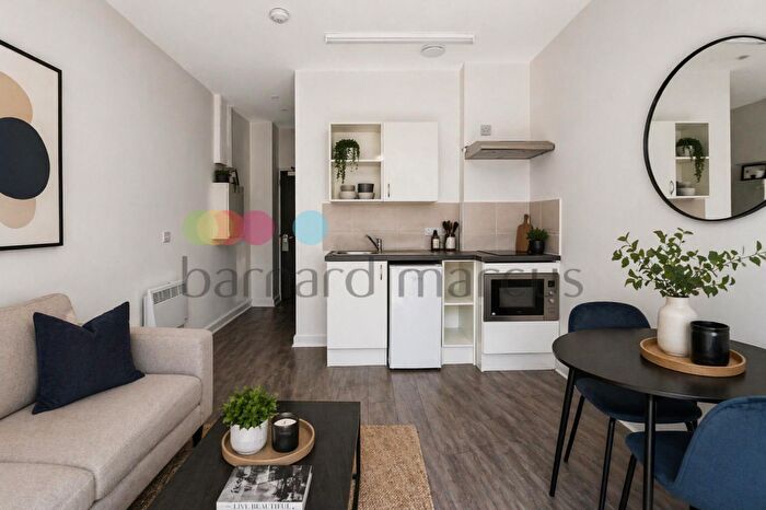 Apartment To Rent In Purley Way, Croydon, CR0