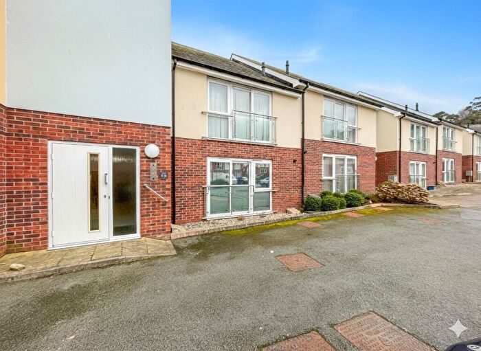 2 Bedroom Apartment For Sale In Y Bae, Bangor, Gwynedd, LL57