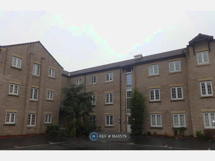 2 Bedroom Flat To Rent In Langwood Court, Haslingden, Rossendale, BB4