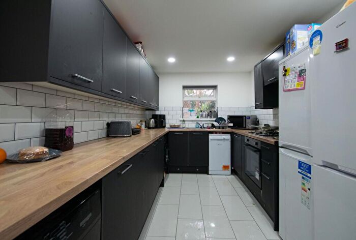 6 Bedroom House To Rent In Woodville Road, Cathays, CF24