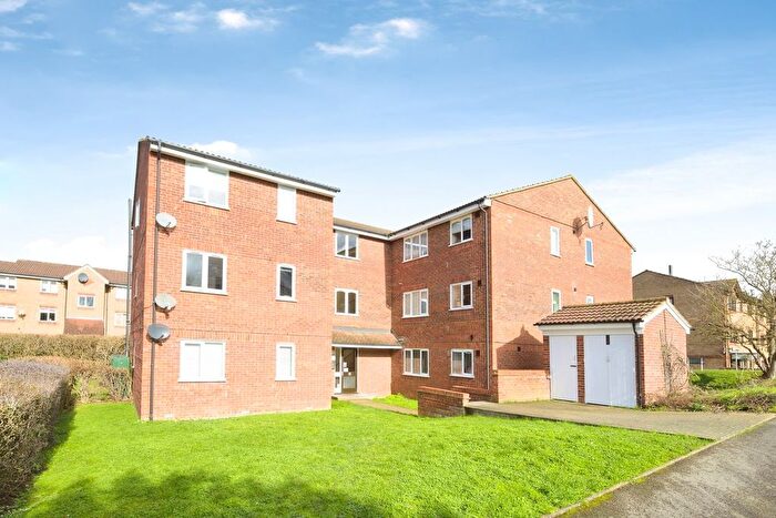 2 Bedroom Flat For Sale In Naunton Way, Hornchurch, RM12