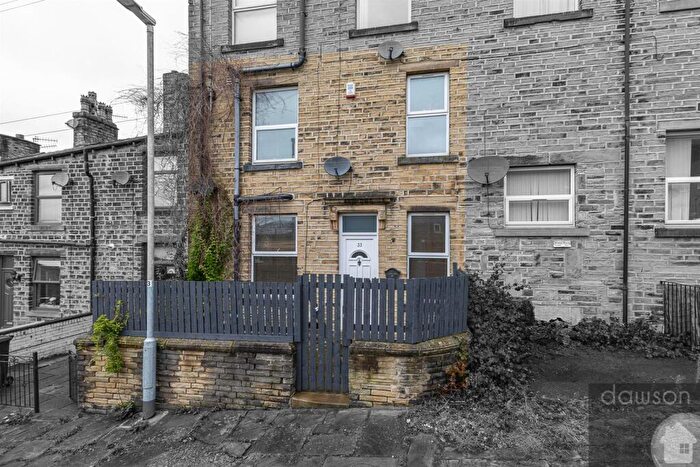 2 Bedroom Terraced House For Sale In Ashgrove Avenue, Halifax, HX3