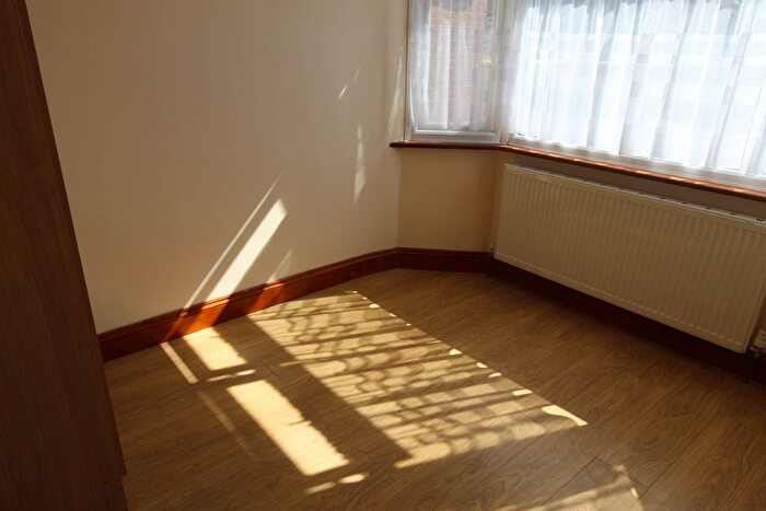 3 Bedroom Terraced House To Rent In Cedar Grove, Southall, UB1