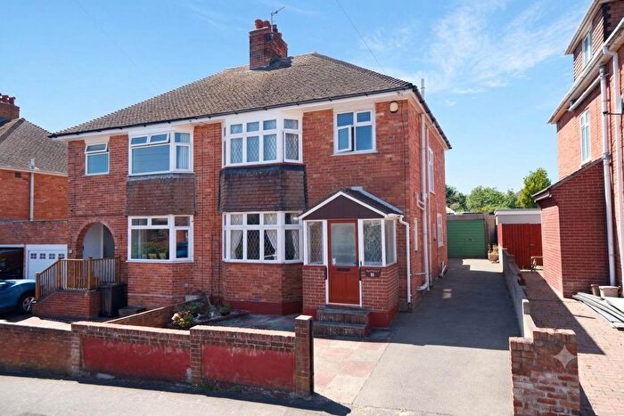 3 Bedroom Semi-Detached House For Sale In Broadmeadow Road, Weymouth, DT4