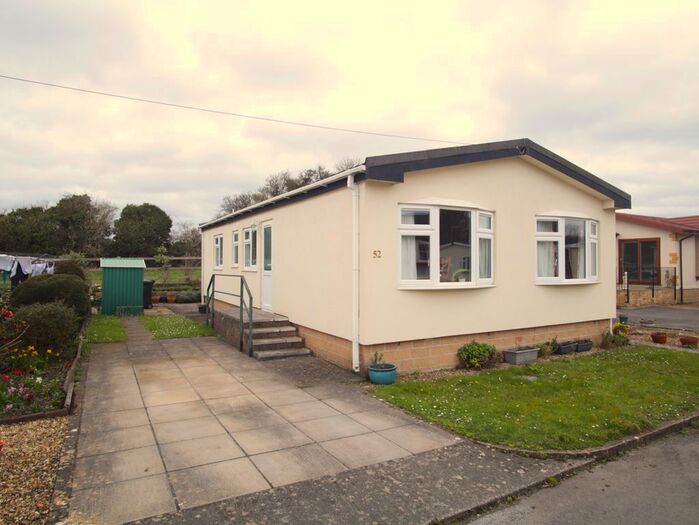 2 Bedroom Mobile/park Home For Sale In Primrose Hill Park, Charlton Mackrell, TA11