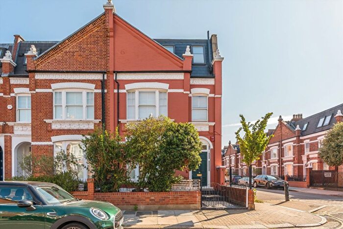 2 Bedroom Flat To Rent In Quarrendon Street, Fulham, SW6