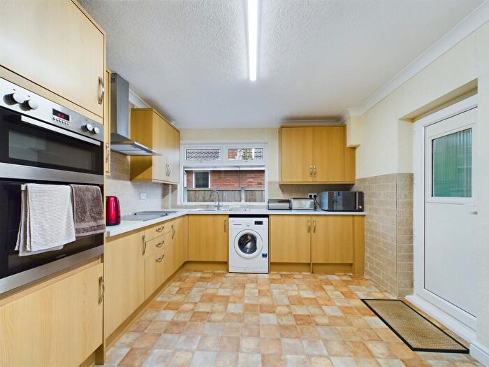 2 Bedroom Detached Bungalow For Sale In Lea Drive, Mickleover, DE3