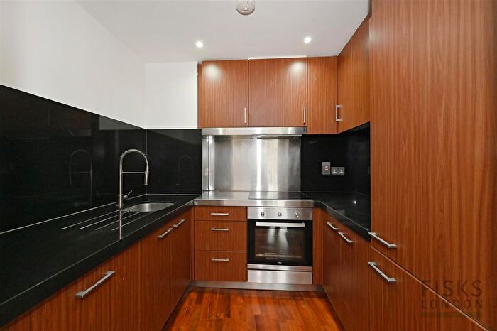 1 Bedroom Flat To Rent In New Providence Wharf, Fairmont Avenue, E14