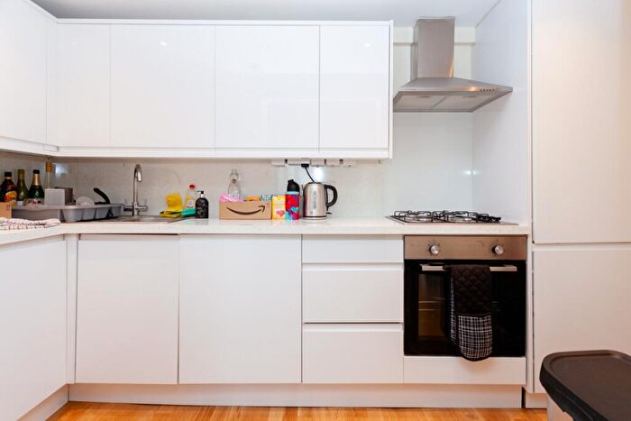 1 Bedroom Apartment To Rent In High Road, Seven Sisters, London, N15