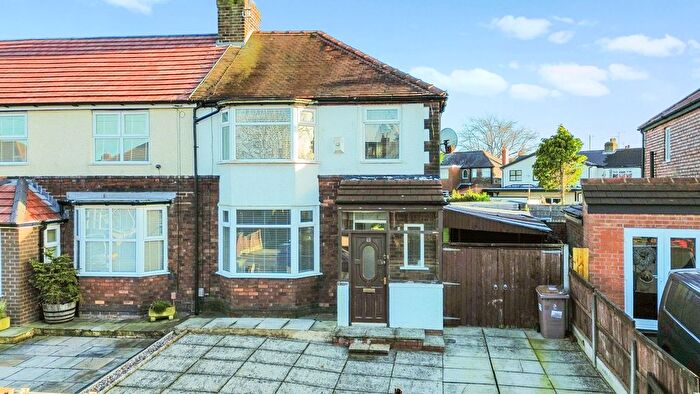 3 Bedroom End Terrace House For Sale In St. Georges Avenue, Windle, WA10