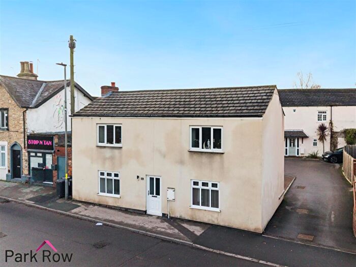 2 Bedroom Flat For Sale In Cherry Tree Court, Sherburn In Elmet, Leeds, LS25