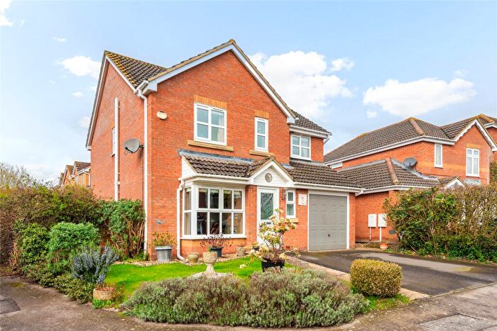 4 Bedroom Detached House For Sale In Kingshill Drive, Deanshanger, Milton Keynes, Northamptonshire, MK19