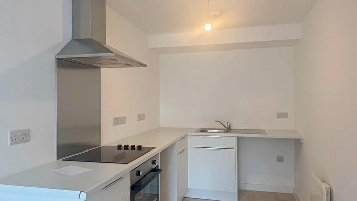 1 Bedroom Flat To Rent In Church Street, Dewsbury, Dewsbury, WF13