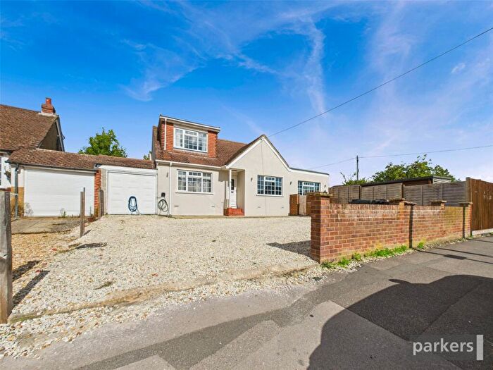 4 Bedroom Detached House For Sale In Silverdale Road, Earley, Reading, Berkshire, RG6
