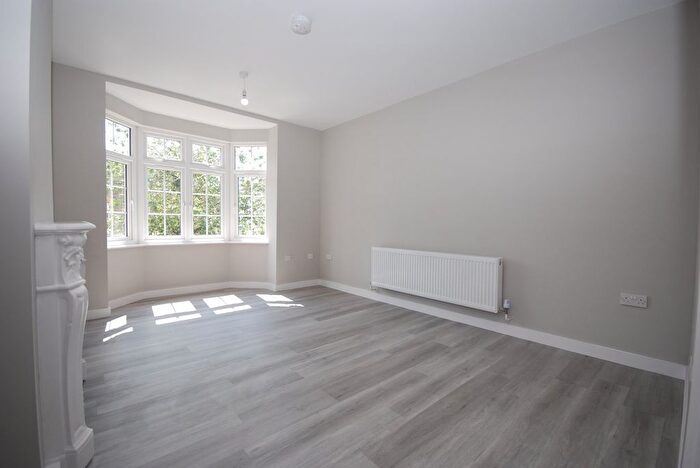 3 Bedroom Property To Rent In Fountain Road, London, SW17