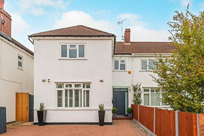 4 Bedroom Semi-Detached House For Sale In Malden Road, New Malden, KT3