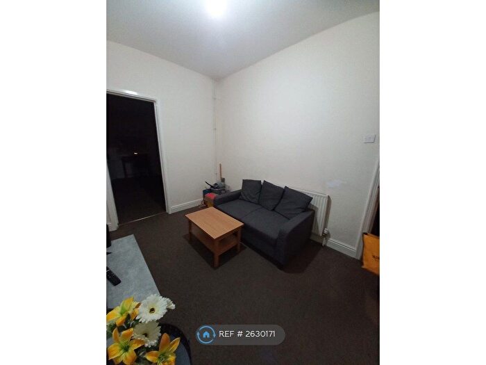 1 Bedroom Flat To Rent In Colwick Road, Nottingham, NG2