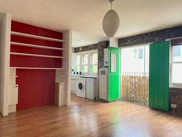 1 Bedroom Flat To Rent In Gypsy Road, Crystal Palace, SE27