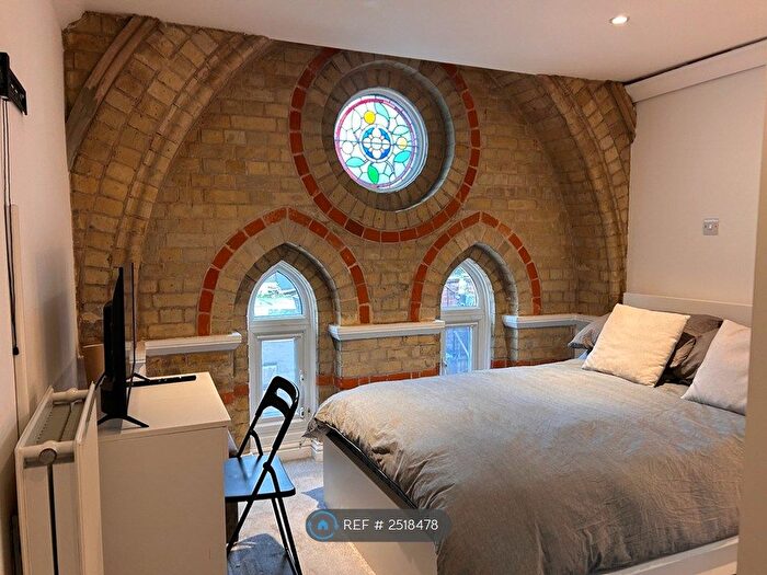 1 Bedroom Flat To Rent In Guildford Street, Chertsey, KT16