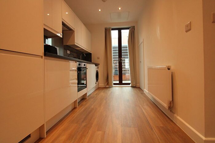1 Bedroom Flat To Rent In Rye Lane, London, SE15