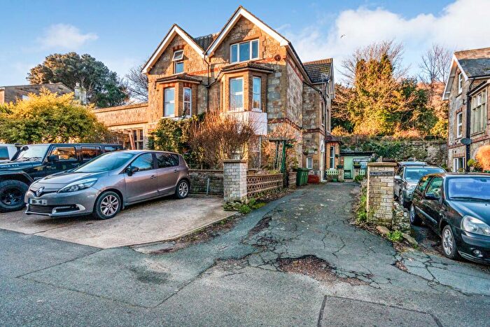 3 Bedroom Apartment To Rent In Spring Gardens, Ventnor, PO38