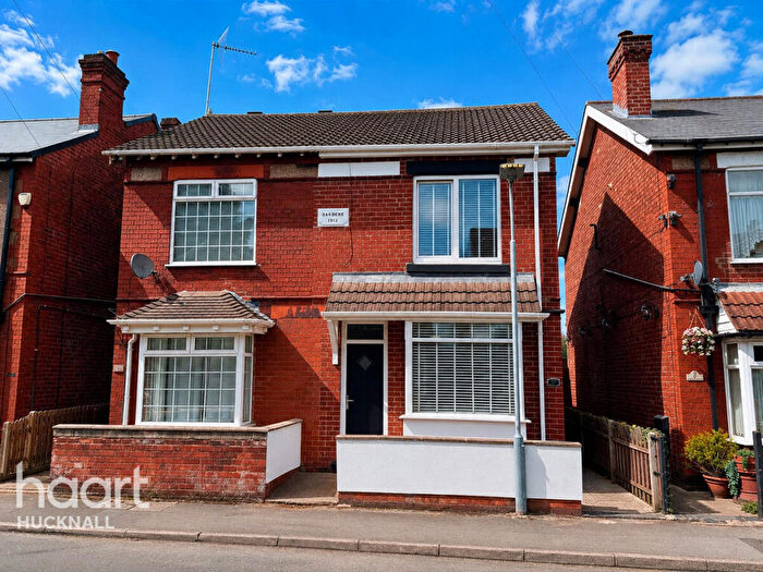 3 Bedroom Semi-Detached House For Sale In Edward Avenue, Sutton-In-Ashfield, NG17