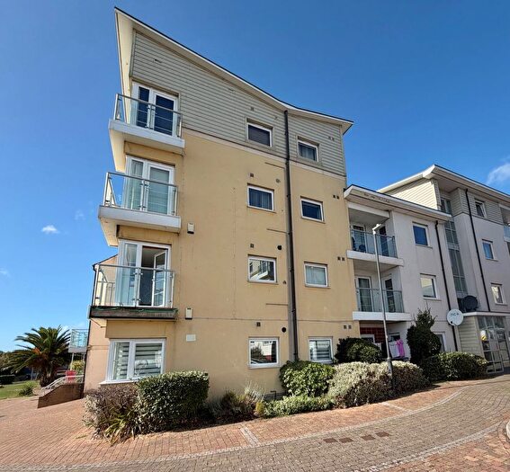 2 Bedroom Flat For Sale In Mckay Avenue, Torquay, TQ1