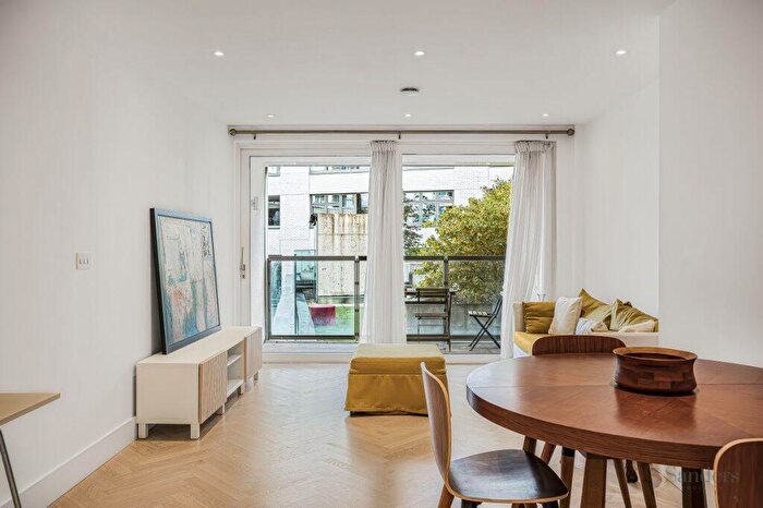 2 Bedroom Flat To Rent In Market Road, Islington, London, N7