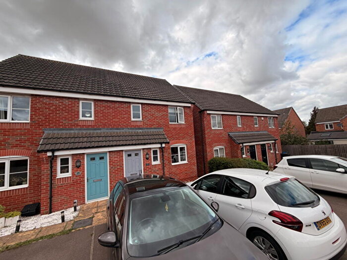 3 Bedroom Semi-Detached House For Sale In Moseley Avenue, Market Harborough, LE16