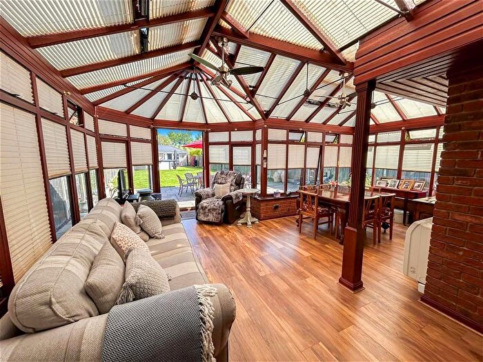 4 Bedroom Detached House For Sale In Lower Hartlip Road, Hartlip, Sittingbourne, Kent, ME9