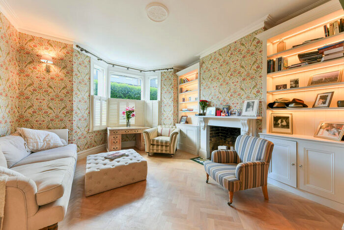 1 Bedroom Flat To Rent In Beechmore Road, SW11