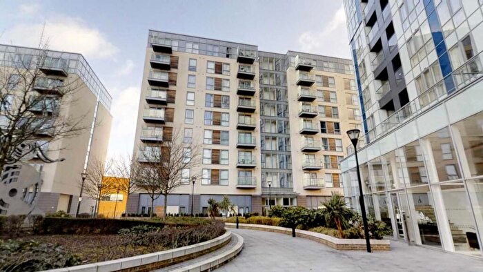 2 Bedroom Apartment To Rent In Moor End Lodge, Cotterells, Hemel Hempstead, Hertfordshire, HP1